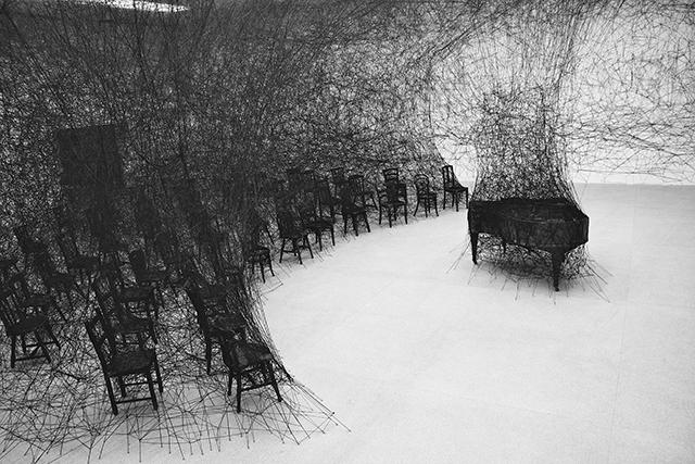 Chiharu Shiota, Biel Klavier 139, 2009