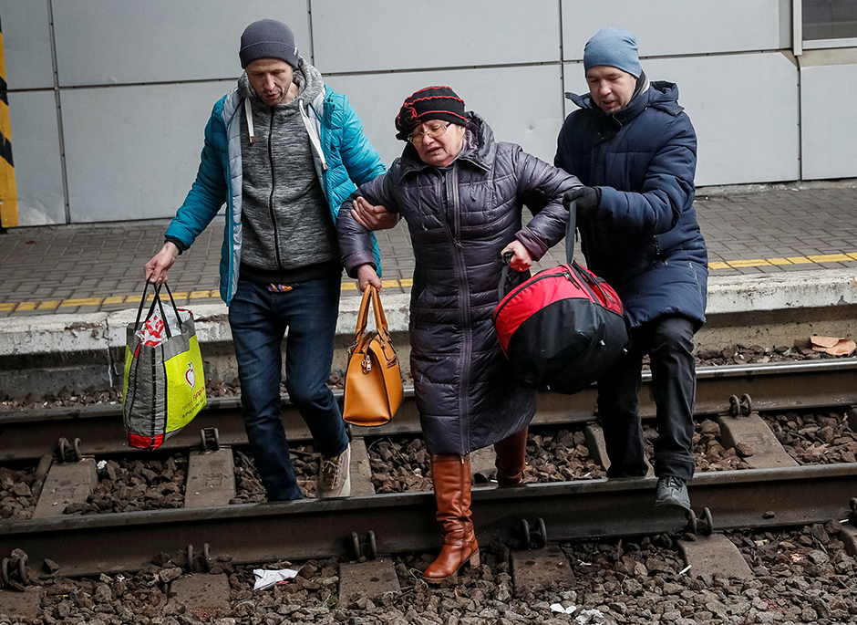 Residents boarding an evacuation train from Kyiv to Lviv at the Kyiv central train station on Thursday.