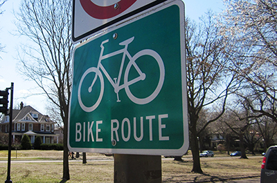 Summit Ave bike route sign
