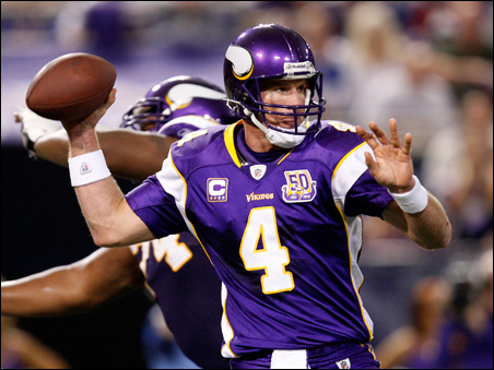 Brett Favre throws a pass during the second quarter of Sunday's game.